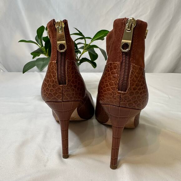 Louise et Cie Brown Ankle Booties Stiletto Heels Pointed Toe Size 9.5 - Picture 3 of 7